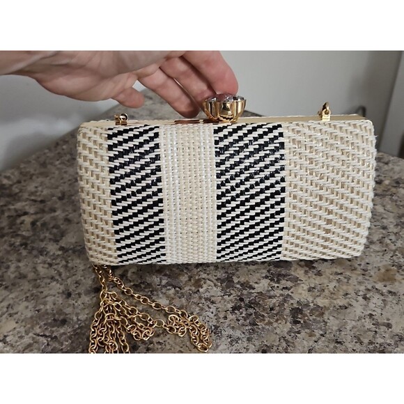 Beautiful Alessia Woven Straw Beige & Black Stripe Clutch Purse W/ Chain 8" - Picture 4 of 10